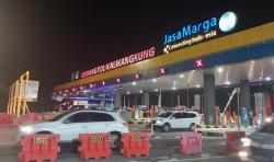 Kembali Terapkan One Way, Gerbang Tol Kalikangkung Semarang Terpantau Lancar