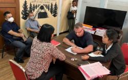 Bule Belanda Pingsan saat Akan Ditahan di Lapas Kerobokan, Kini Jadi Tahanan Kota<