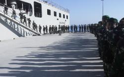 Pasukan Pengamanan KTT ASEAN Berangkat ke Labuan Bajo dengan KRI Banjarmasin