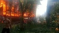 Kebakaran di Aceh Barat Daya, Rumah Panggung Ludes Dilalap Api<