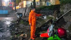 TPT 15 Meter Ambruk di Ngamprah KBB, 5 Rumah Warga Terendam<