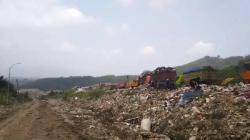 Truk Sampah Kembali Antre Panjang di TPA Sarimukti KBB, Sopir Harus Nginap<
