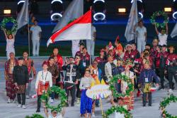 Gubernur Bangga CdM Indonesia Promosikan Baju Adat Sumsel di Pembukaan SEA Games 2023<