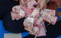 Uang Rp40 Juta Disimpan di Bawah Bantal Rusak, hanya Segini yang Bisa Diganti BI