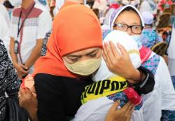 Kuota Haji Jatim Bakal Bertambah 1.272, Gubernur Khofifah: Kurangi Antrean Panjang