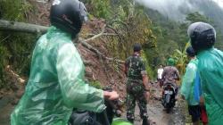 Talud 10 Meter di Semarang Longsor Tutup Akses Jalan Desa