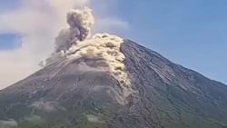 Gunung Semeru Kembali Erupsi, Tinggi Kolom Letusan 1.000 Meter