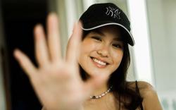 Potret Cantik Andrea Tanzil Rilis Lagu Uneasy Bergenre RnB