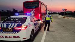 Bus DPRD Surabaya Kecelakaan di Tol Pasuruan Angkut Rombongan Sekolah<
