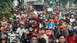 Bus Bandros Karya Ridwan Kamil Digunakan untuk Pawai Kemenangan Atlet SEA Games 2023<