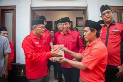 Bacaleg PDIP Jogja Napak Tilas ke Rumah Lahir Bung Karno di Surabaya