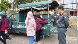 Pakai Baju Ketat, Mahasiswi hingga Emak-emak di Aceh Barat Terjaring Razia