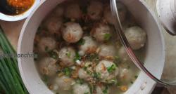 Resep Kuah Bakso Solo yang Segar dan Gurih, Ternyata Ada Bumbu Rahasianya!