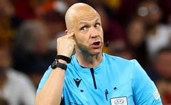 Wasit Anthony Taylor Diserang Fans AS Roma di Bandara: Dipukul hingga Dilempari Kursi