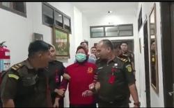 Jadi Tersangka Korupsi, Ibu Kades di OKI Menangis Histeris 