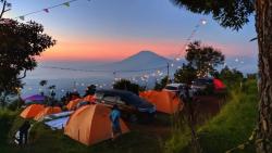 10 Tempat Camping Terbaik di Semarang, Ada Hamparan Kebun Teh hingga Pemandian Air Panas