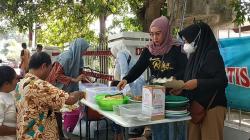Inspiratif, Ibu-Ibu di Indramayu Buka Warung Makan Gratis bagi Warga yang Membutuhkan<