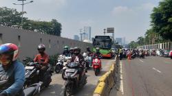 Ada Demo Tenaga Medis di Depan DPR, Pengendara Diarahkan Lewat Jalur Transjakarta