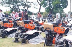 Pemkab Kebumen Bagikan 65 Alsintan dari Dana Bagi Hasil Cukai Tembakau