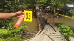 Jembatan Aek Sijorni Tapsel Rusak Nyaris Putus, Warga Diminta Tak Nekat Melintas