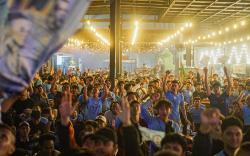 Euforia Suporter Rayakan Kemenangan Manchester City Treble Winners