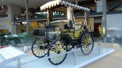 Ini Mobil Pertama di Indonesia, Tak Pakai Kuda Disangka Kereta Setan