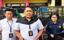 Polisi Amankan 2 Pikap Pengangkut Minyak Putih dari Tambang Ilegal di Muba
