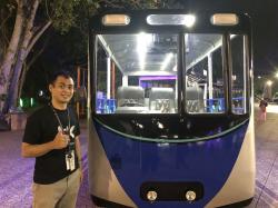 Sensasi Berkeliling Area Jakarta Fair 2023 Naik Bus Wara-wiri, Seru Serasa di Itaewon