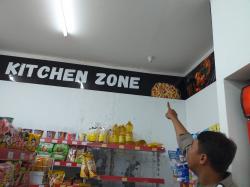 Maling Beraksi di Minimarket Ciampea Bogor, Rokok hingga Kosmetik Raib
