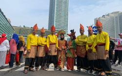 Anak Muda Profesional di Rantau Merawat Kesenian Tradisi Randai Minangkabau
