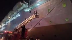 KM Bukit Sigutar Terbakar di Dermaga Kota Parepare, Petugas Damkar Sesak Napas saat Padamkan Api