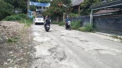 Jalan Alternatif dari Bandung ke Lembang KBB Rusak dan Sempit Dikeluhkan Wisatawan<
