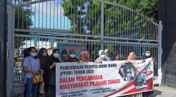Curiga Manipulasi Sistem Zonasi PPDB, Emak-emak Geruduk Sekolah Favorit Pekanbaru