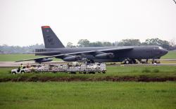 Penampakan Pesawat Pengebom B-52H Stratofortress Milik AS Mendarat di Sumut, Ada Apa? 