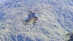 TNI Kirim Helikopter Evakuasi 8 Pendulang Emas Tewas Diserang OPM di Yahukimo<