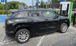 Mobil Listrik Pertama Suzuki eVX Tertangkap Kamera Sedang Cas di SPKLU