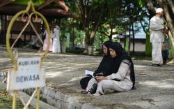 Tata Cara Ziarah Kubur Orang Tua Lengkap dengan Bacaan Doa