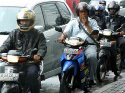 Pemotor Dilarang Merokok, Berani Melanggar Ini Sanksi dan Dendanya