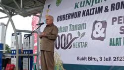 Kunjungi Kukar, Gubernur Isran Noor Pamer Program Beasiswa Kaltim Tuntas<