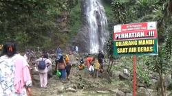 Keindahan Curug Cijalu di Tengah Hutan Pinus Serang Panjang Subang