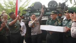 Petinggi Kodam Siliwangi Pakai Ranpur dan Rantis Anoa Geruduk Mapolda Jabar