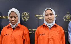 Selalu Tampil Kompak, Si Kembar Penipu Rihana-Rihani Pakai Kerudung Serupa saat Gelar Perkara