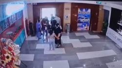 Viral Kepanikan Sekeluarga Terjebak Lift Mega Mall Batam, Mencekam Terdengar Jerit Tangis