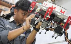 Mahasiswa UMM Ciptakan Purwarupa Robot SAR Dilengkapi Sensor Ultrasonik
