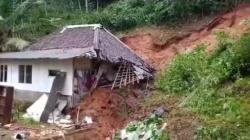 Longsor Timbun Rumah Warga di Leuwidahu Tasikmalaya, Terdengar Suara Gemuruh<