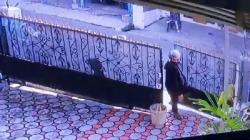 Terekam CCTV 2 Pria Satroni Rumah Kosong di Sumedang, Gasak Perhiasan Rp200 Juta 