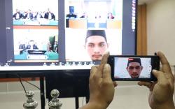Penampakan Eks Peneliti BRIN Sidang Perdana Kasus Ujaran Kebencian
