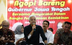 Ganjar Pranowo Bebastugaskan Kepala SMKN 1 Sale karena Pungli, Warganet Beri Dukungan