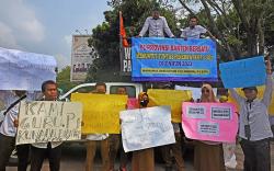 Nasib Tak Jelas, Ribuan Guru Honorer Banten Unjuk Rasa