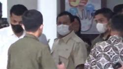 Jenguk Cak Nun di RSUP Dr Sardjito, Prabowo: Kita Berdoa Semoga Cepat Sembuh<